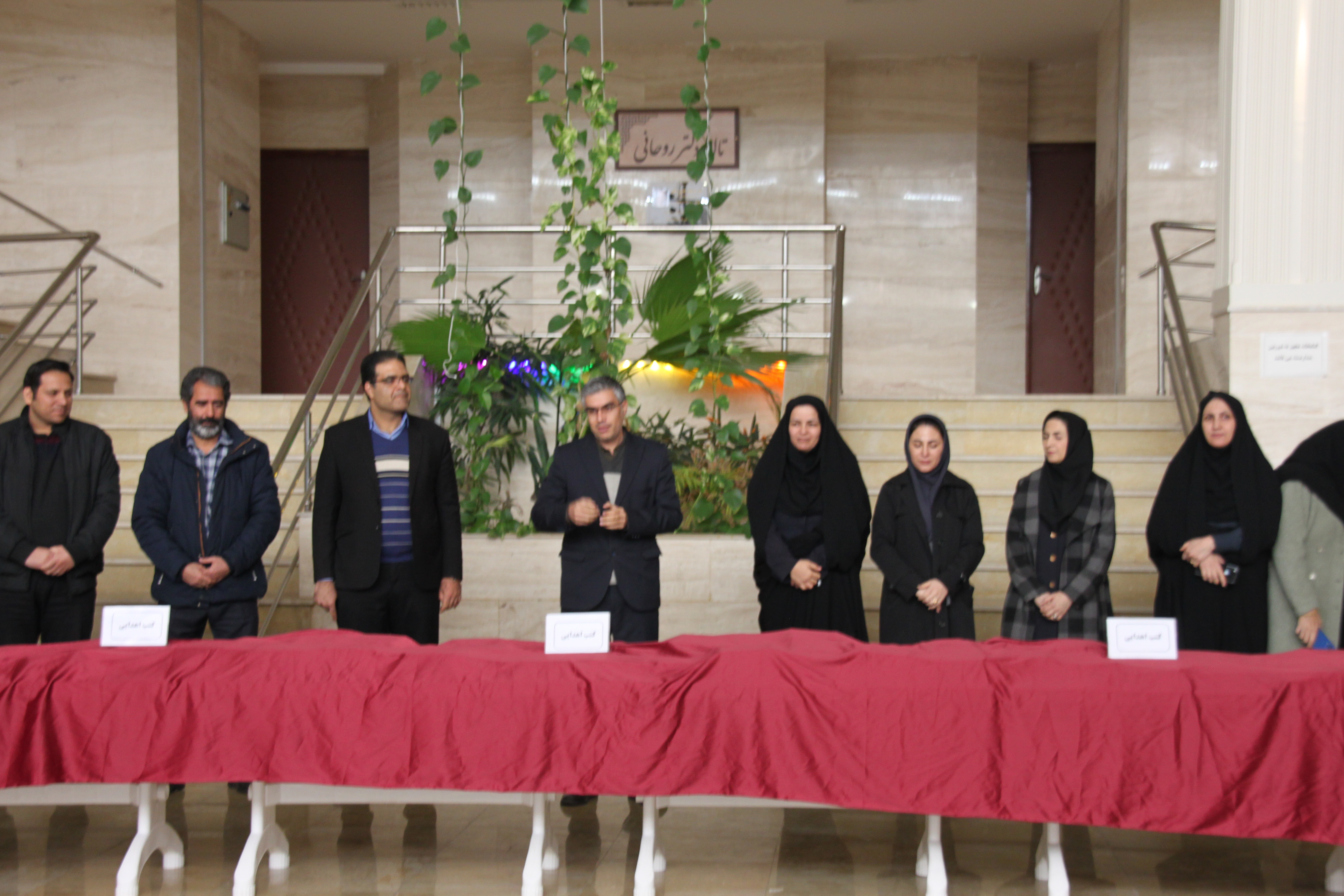 رونمایی از نمایشگاه کتب اهدایی دانشگاه  به مناسبت هفته پژوهش
